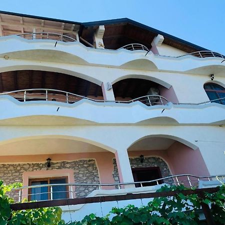 ホテル Casadolcecasa Shkodër エクステリア 写真