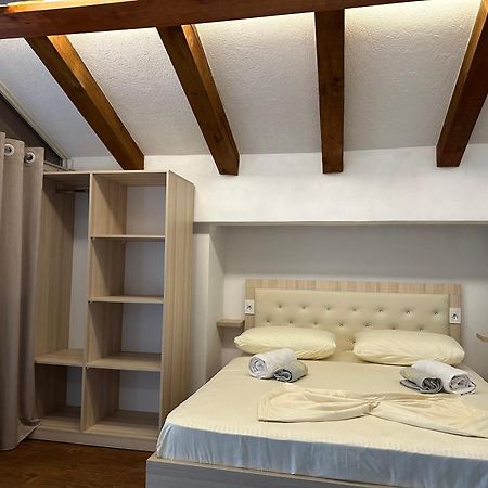 ホテル Casadolcecasa Shkodër エクステリア 写真