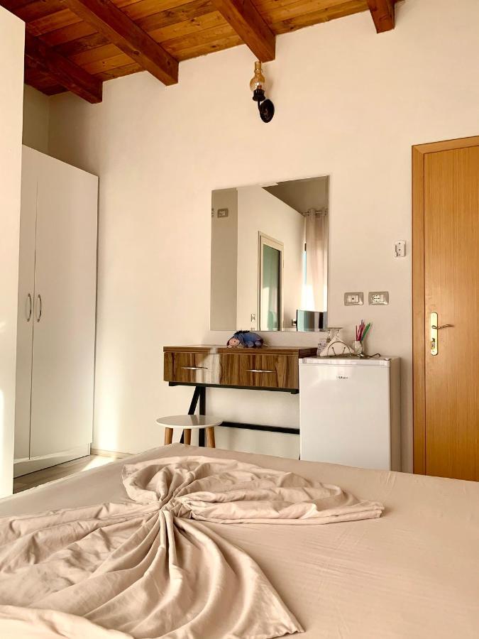 ホテル Casadolcecasa Shkodër エクステリア 写真