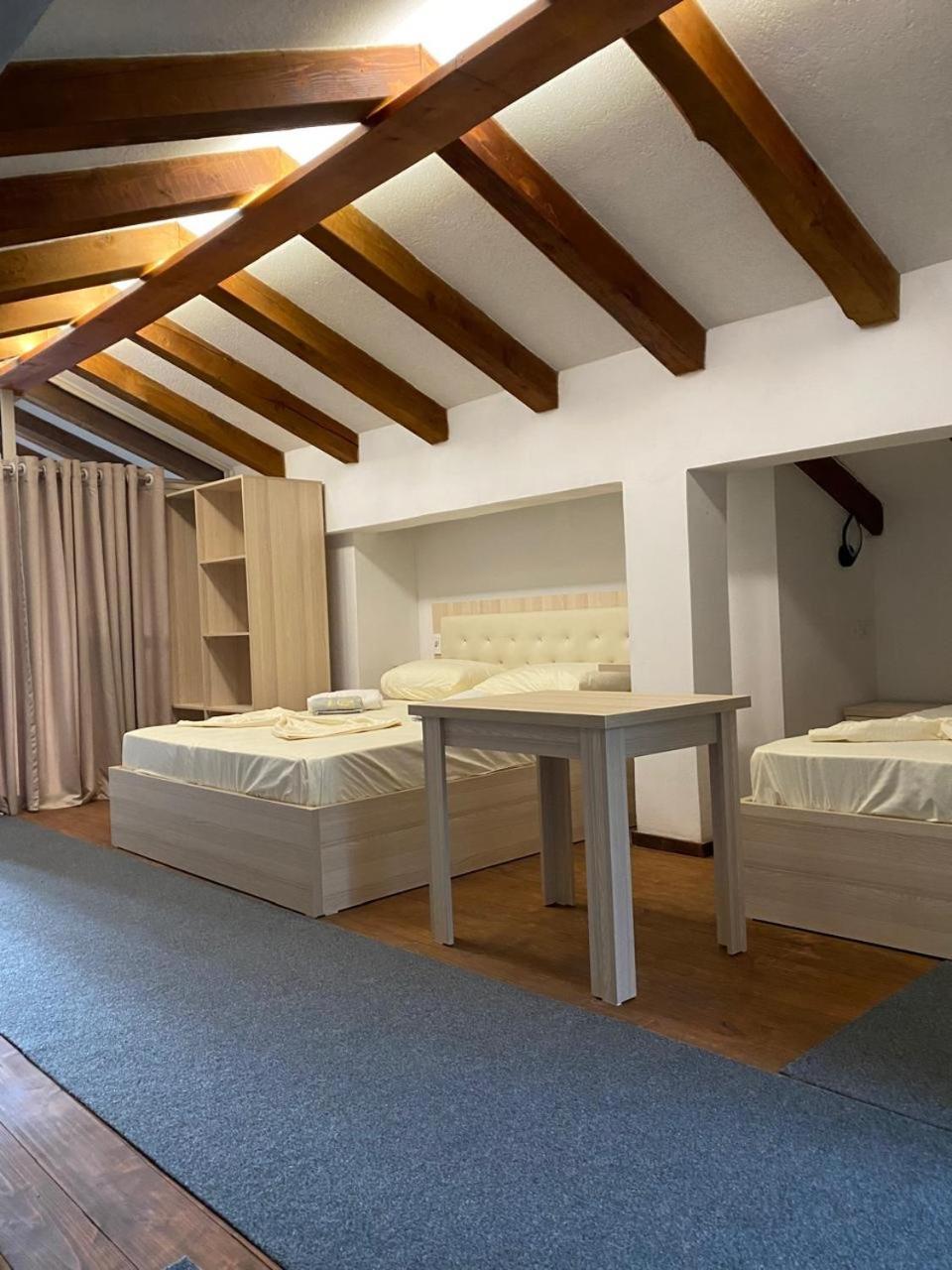 ホテル Casadolcecasa Shkodër エクステリア 写真