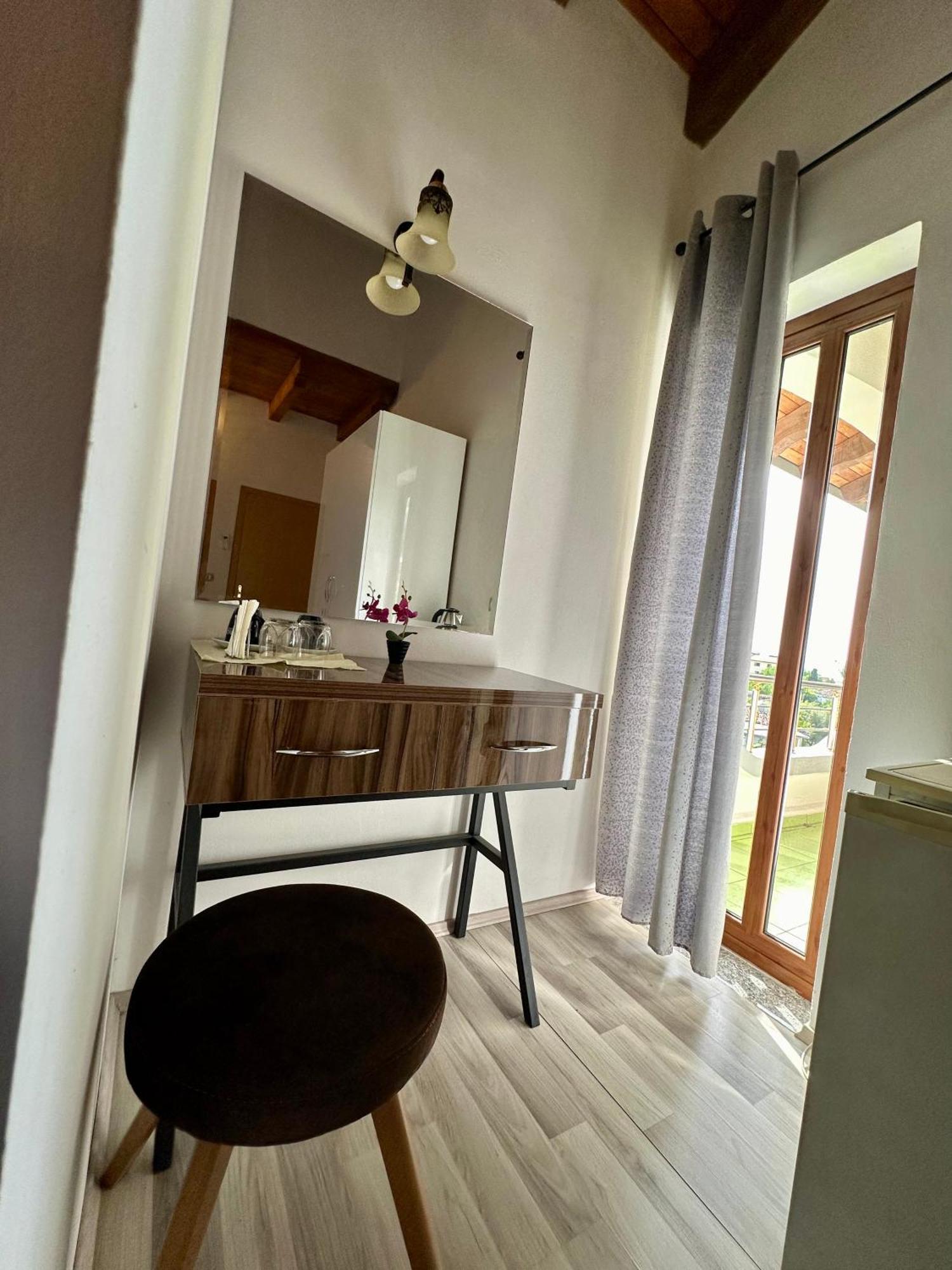 ホテル Casadolcecasa Shkodër エクステリア 写真