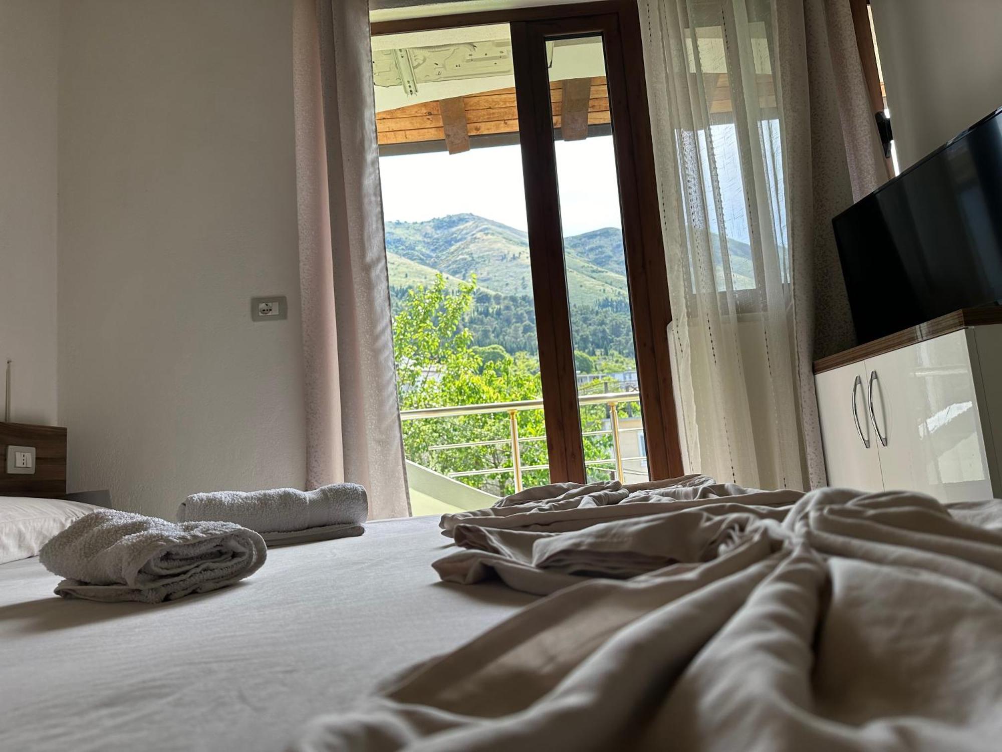 ホテル Casadolcecasa Shkodër エクステリア 写真